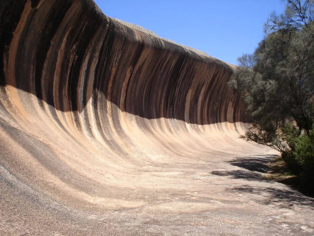 Wave Rock, Rock formation in Western Australia